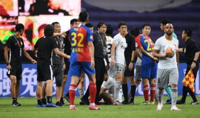  慕尼黑德比火药味足 两队冲突遭足协追加处罚  