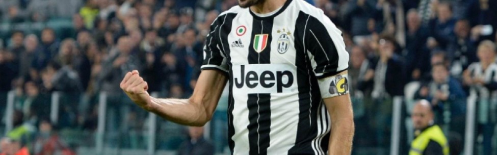  公牛扎克拉文左膝韧带撕裂将休战半年  