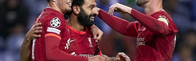  萨拉赫传射建功，利物浦完胜埃弗顿登顶榜首  