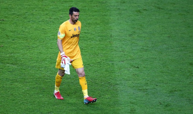  AC米兰德比战憾平国际米兰，莱奥世界波难救主显遗憾