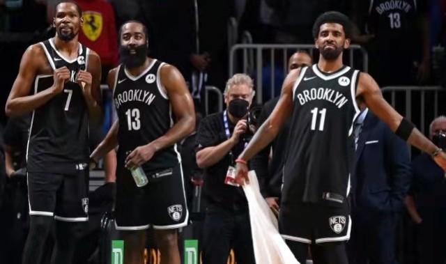  76人哈登三双难救主 尼克斯终结连败  