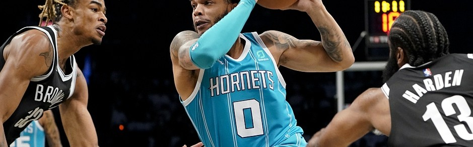  黄蜂布里奇斯交易 加盟篮网组三巨头  