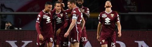  AC米兰防线送礼遭绝杀  