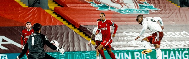  曼联新援首秀破门终结球荒  