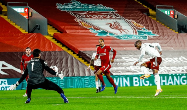  曼联新援首秀破门终结球荒  