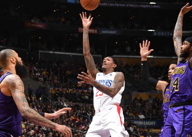  利拉德60分创本赛季得分新高  