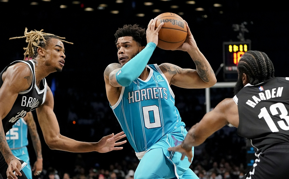  黄蜂布里奇斯交易 加盟篮网组三巨头  