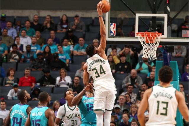  雄鹿末节逆转凯尔特人登顶东部  